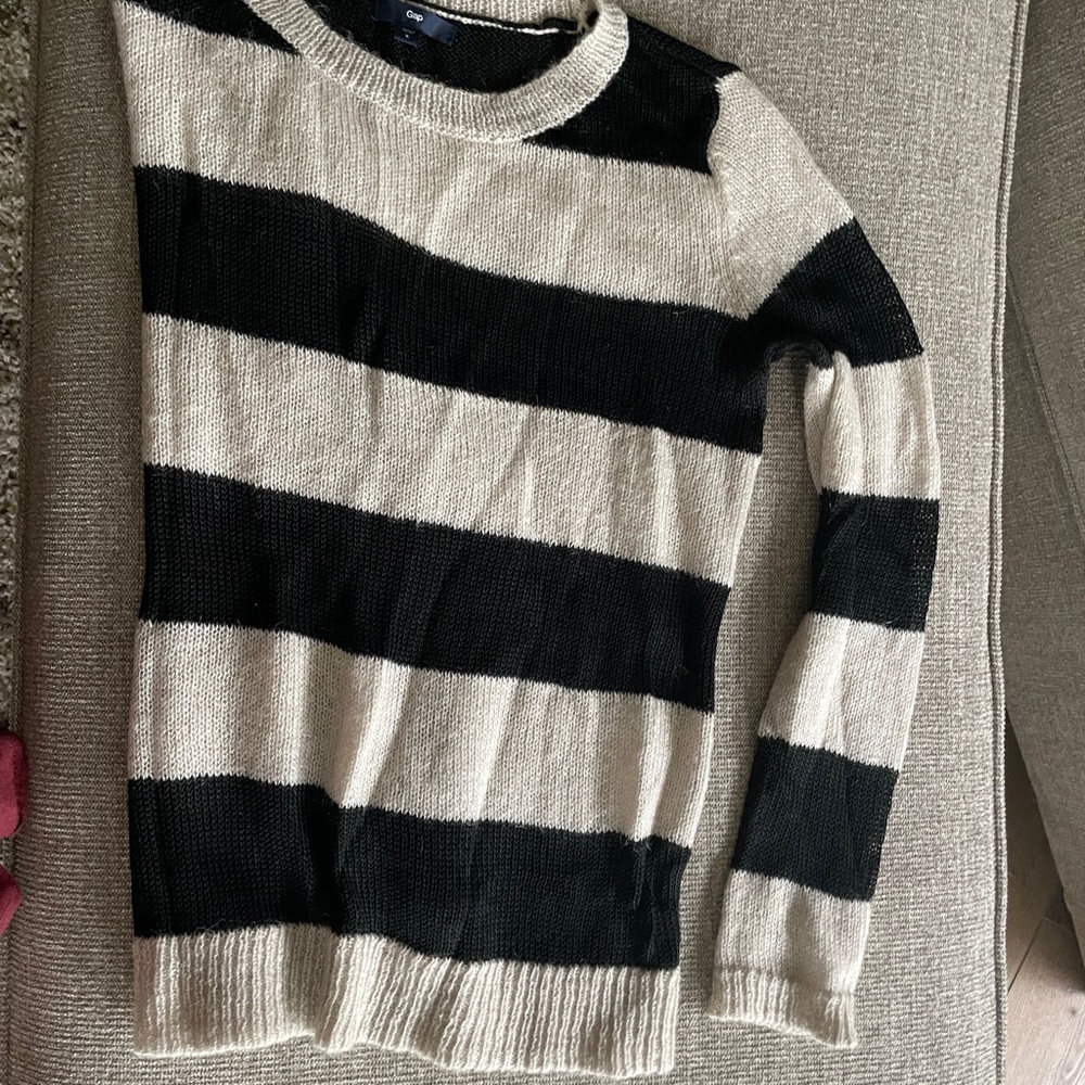 Women’s Gap Sweater